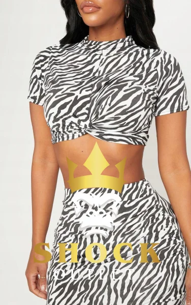 C0A221 CROP TOP W ZEBRĘ PRETTYLITTLETHING XXL
