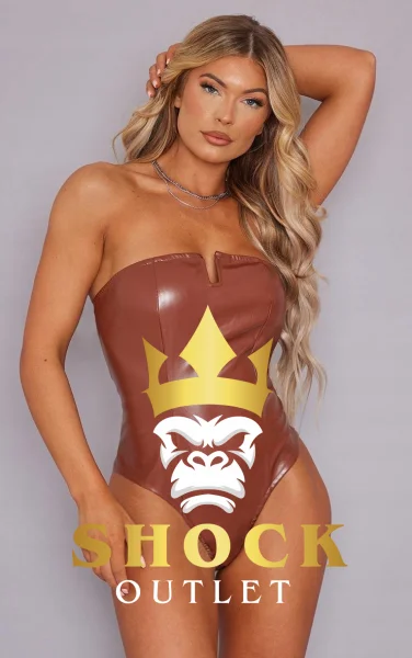 C0E212 BRĄZOWE BODY BEZ RĘKAWÓW PRETTYLITTLETHING M