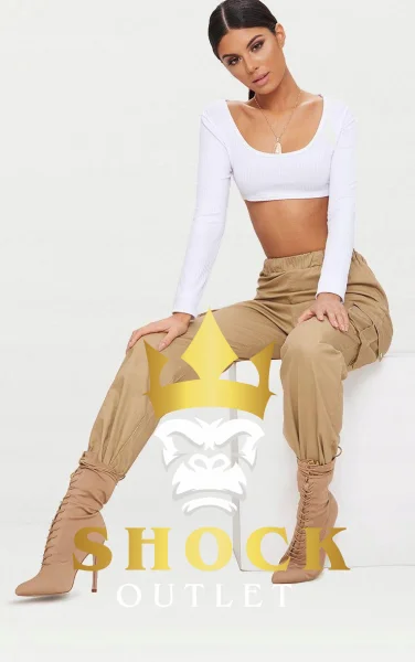 C8A301 BIAŁY KRÓTKI PRĄŻKOWANY TOP Z DŁUGIM RĘKAWEM PRETTYLITTLETHING L