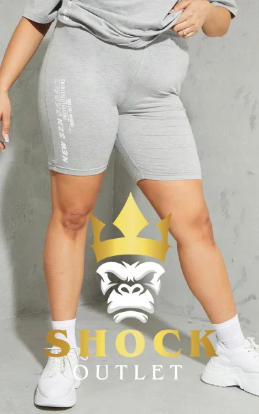C6B113 SZARE SPODENKI MATERIAŁOWE Z BIAŁYM NADRUKIEM PRETTYLITTLETHING XXL